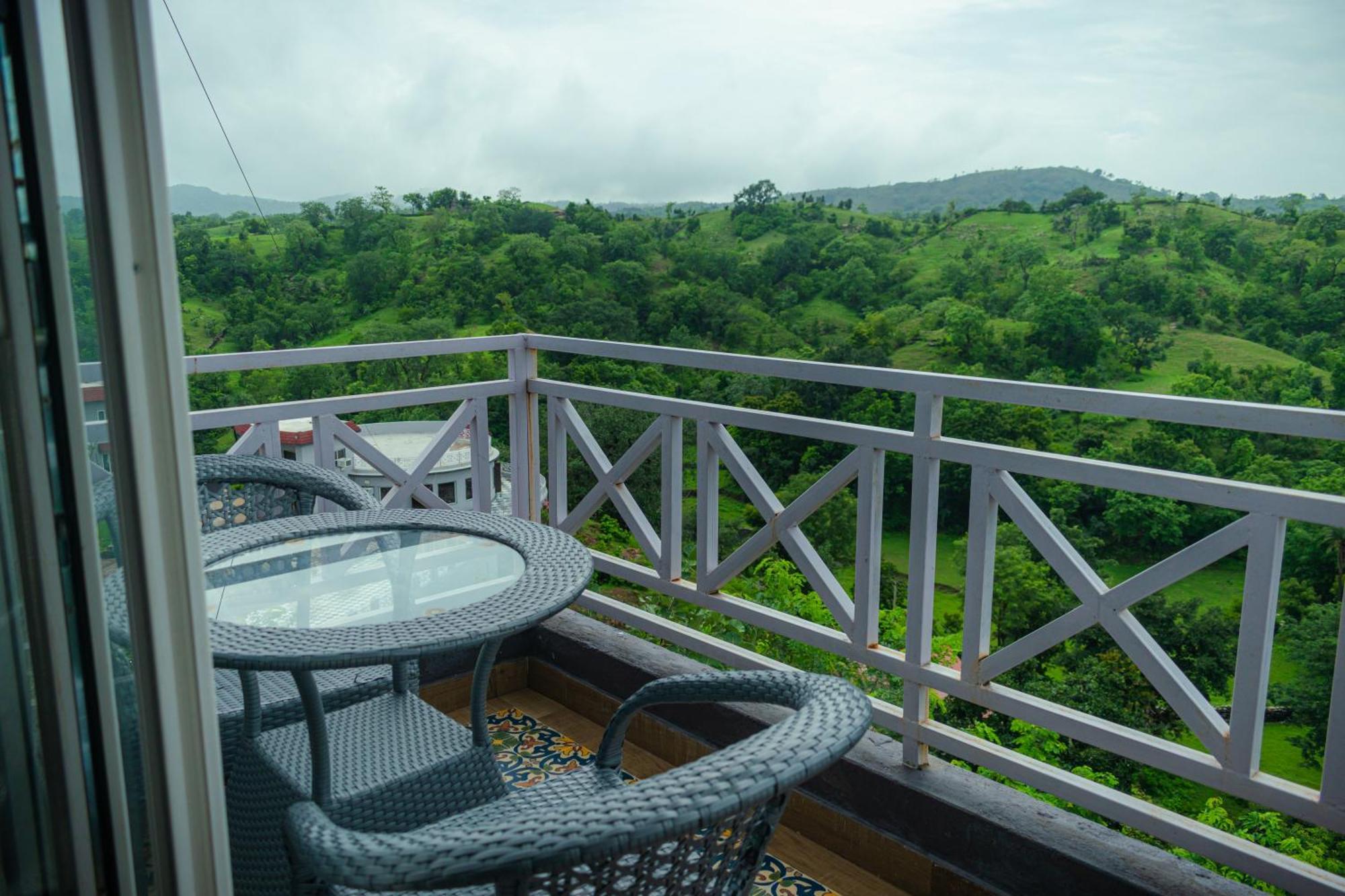 The Sky Imperial Pavoreal Jungle Resort Kumbhalgarh Eksteriør bilde
